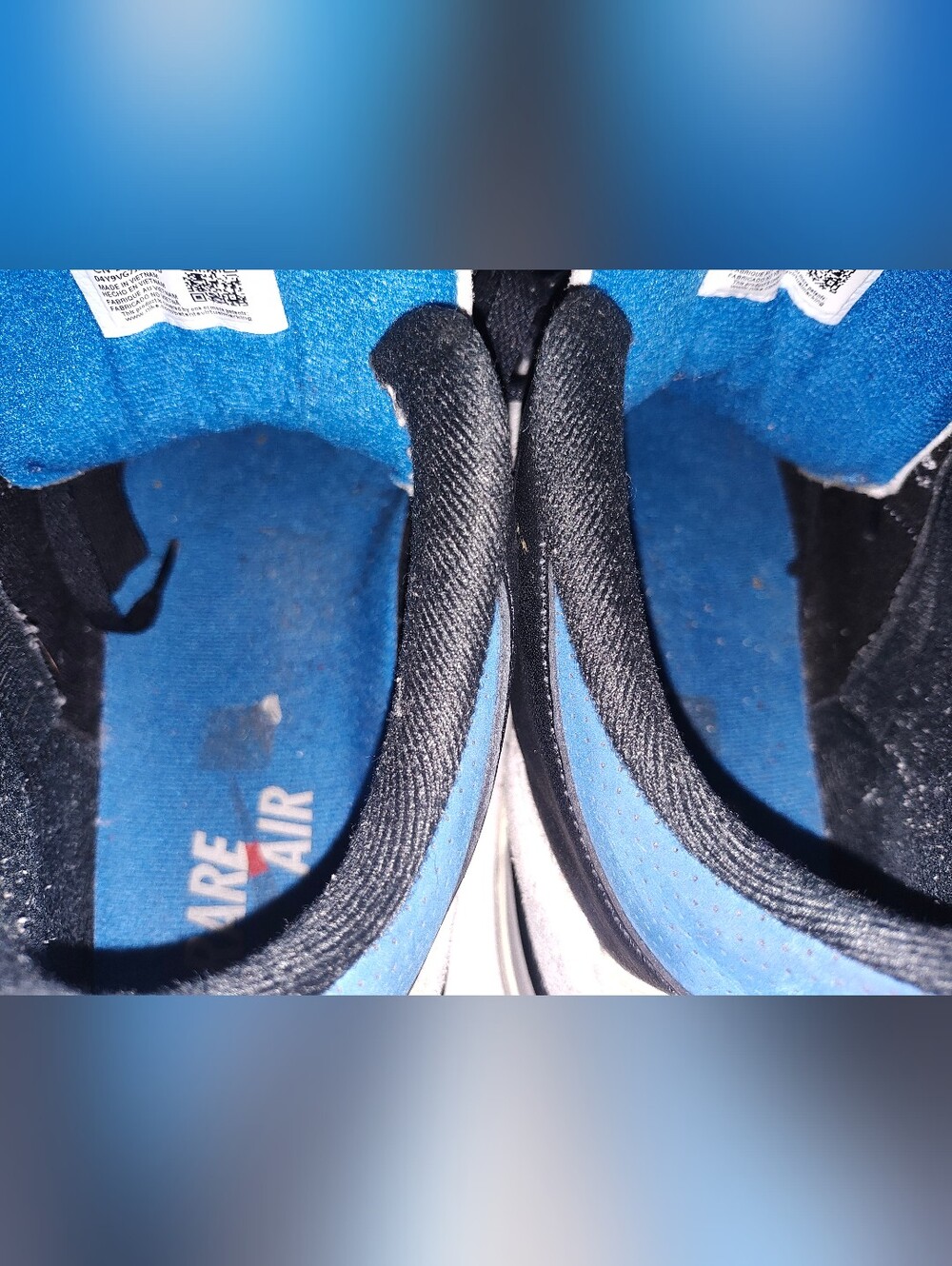 Nike Men’s Retro Air Sneakers in Blue, Black & Red - Picture 4 of 6